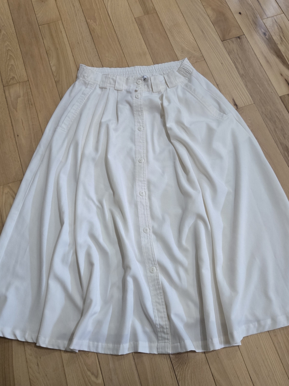 Classic White Button-Front Full Skirt